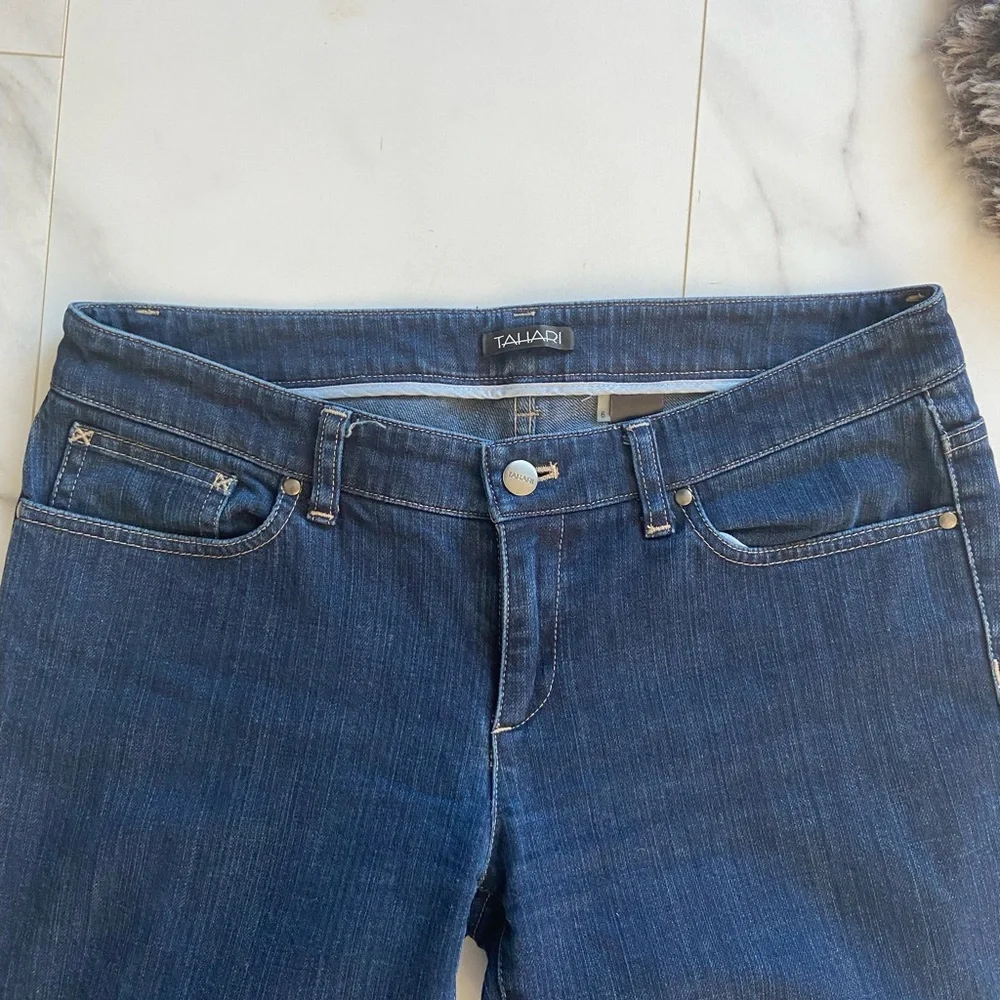 Tahari womens jeans size 6 dark wash denim closet staple straight leg - Picture 6 of 6